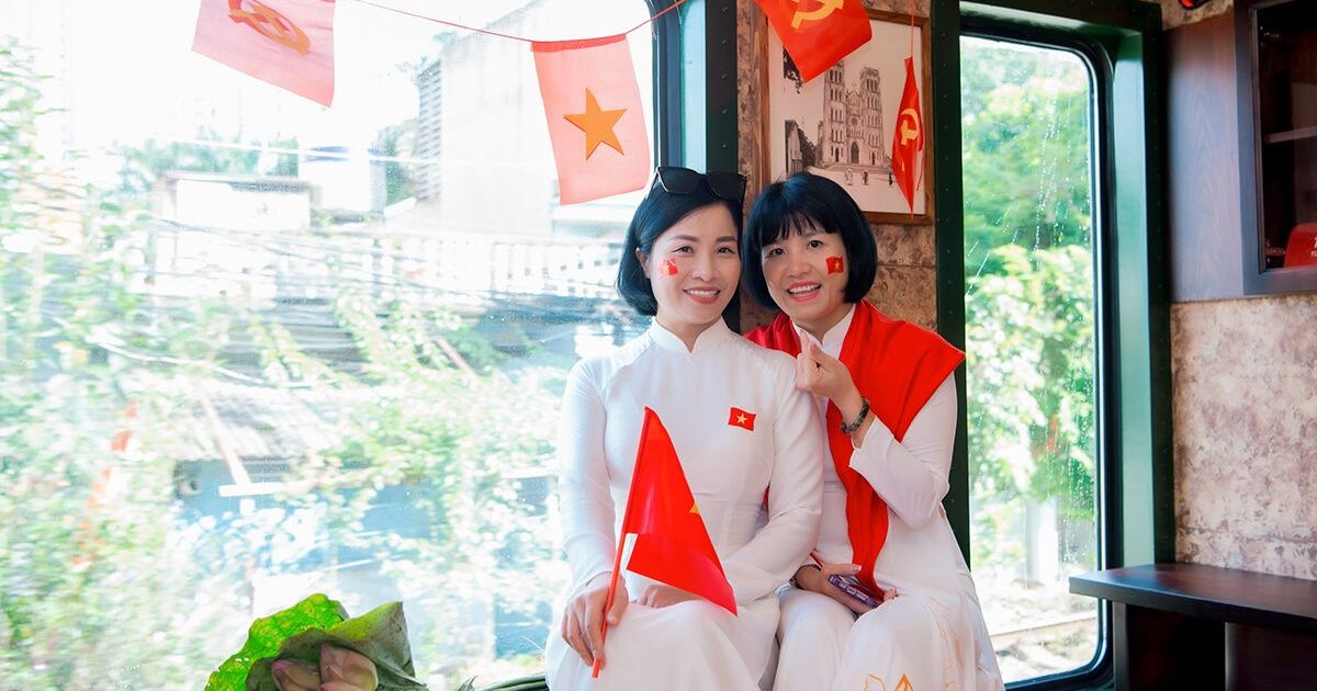 “Chở mùa Xuân về”: Hành trình đánh thức ký ức văn hóa trên những chuyến tàu đầu năm