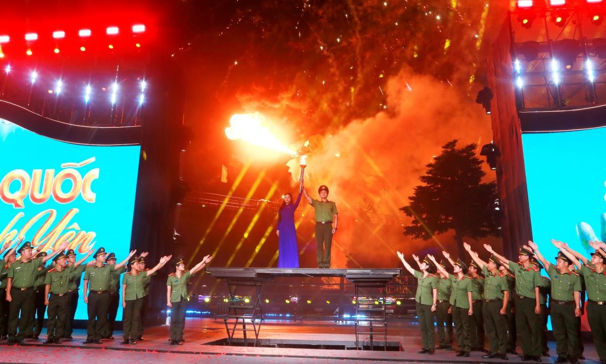 10-1777815222.jpg