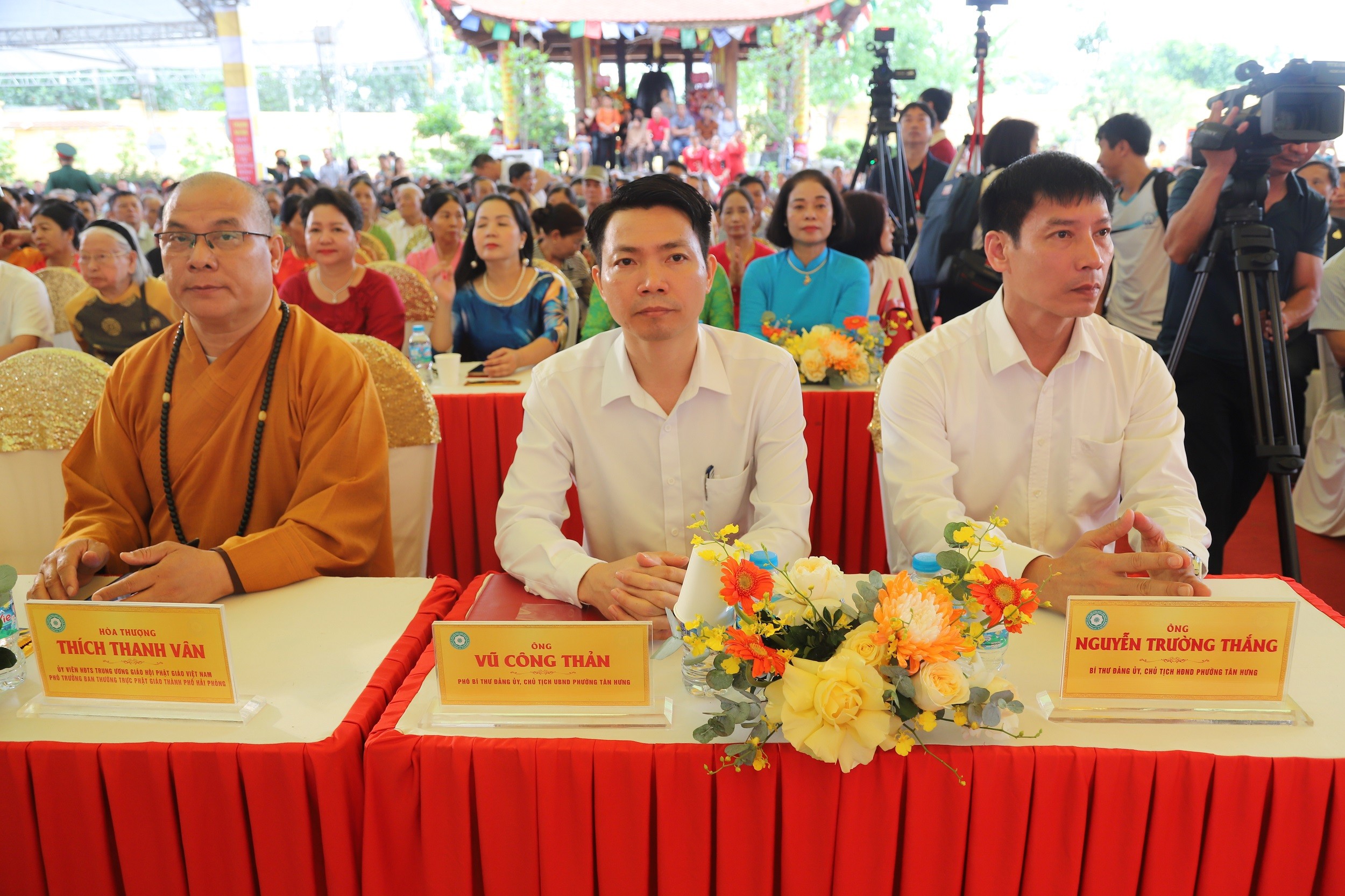 3a-lanh-dao-phuong-1777819745 3a-lanh-dao-phuong-1777819745.jpg