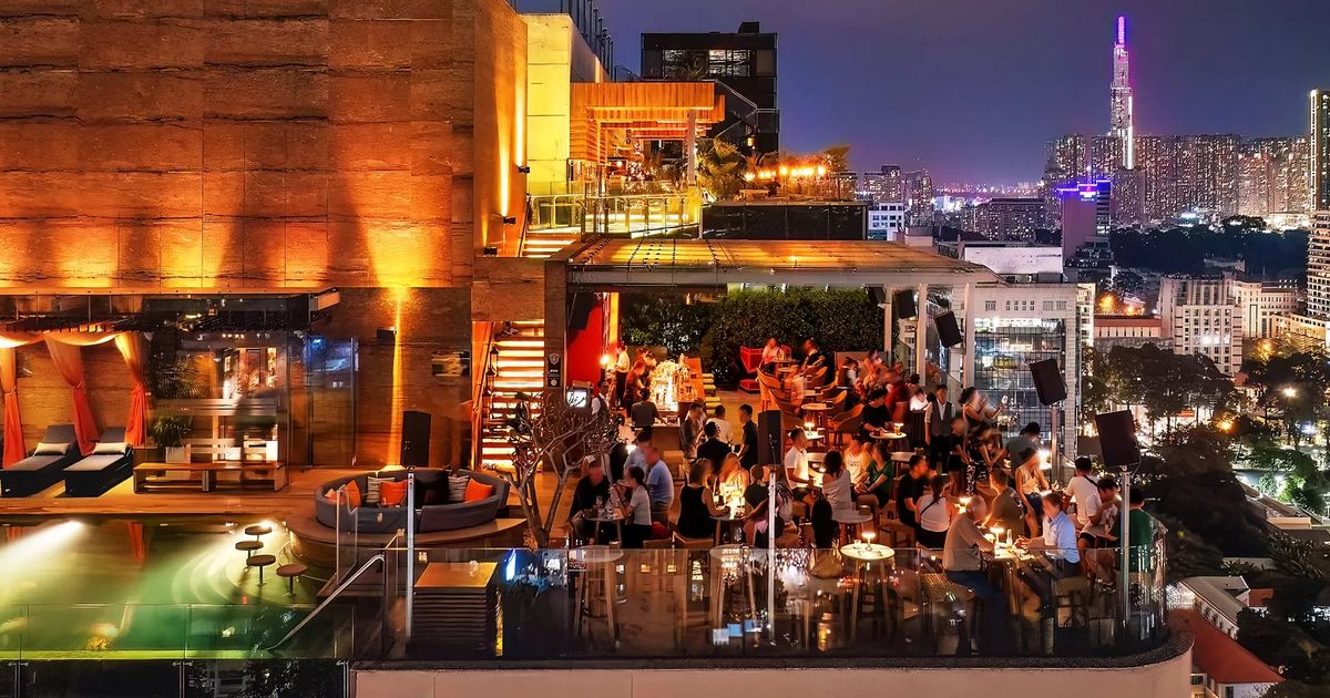 Ít người biết: Những điểm hẹn nightlife “ẩn mình” trong khách sạn 5 sao ở TP.HCM