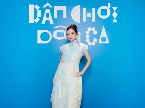 Fashionista Châu Lê Thu Hằng nổi bật giữa sa mạc Mỹ