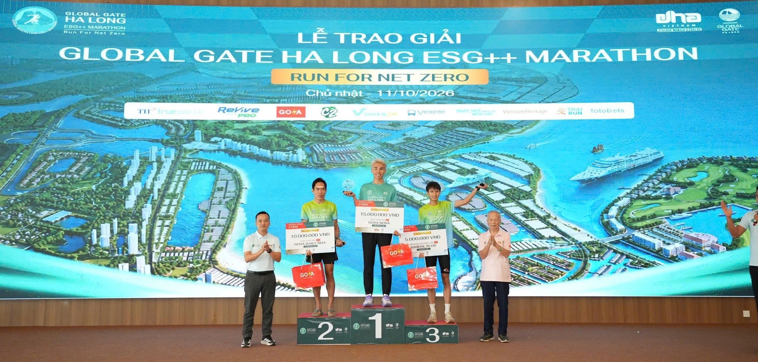 trao-giai-chung-cuoc-nam-1791733649 trao-giai-chung-cuoc-nam-1791733649.jpg